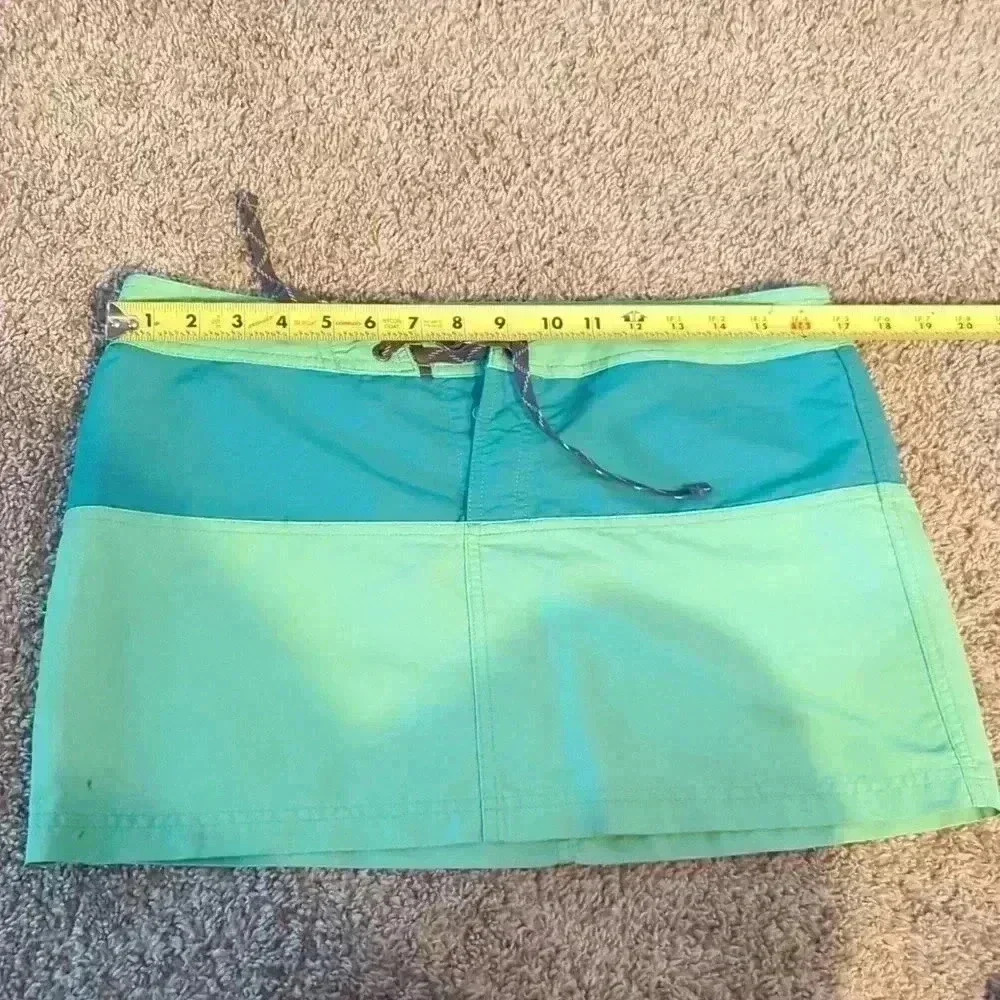 Patagonia skirt, size 10, green and blue - Picture 5 of 6